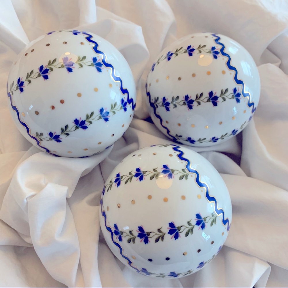 Glass decorative balls